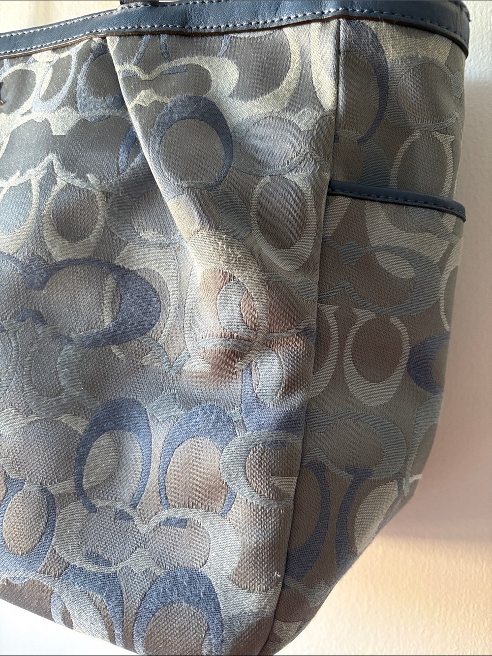 Authentic Coach Signature Canvas Tote in Navy and Gray - Picture 5 of 11